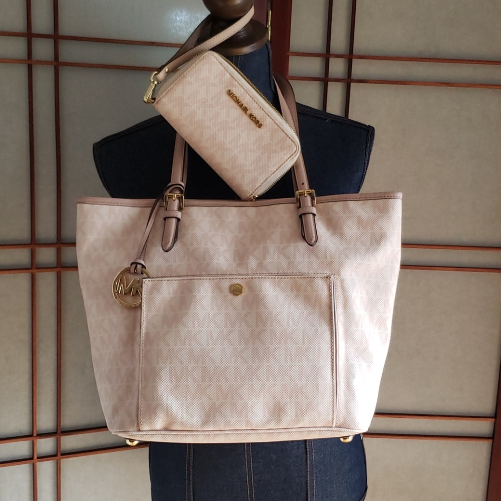 Michael Kors purse and wallet set